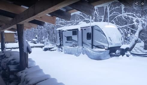 hot dog vending in the winter