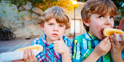 kids eating hot dogs back to school